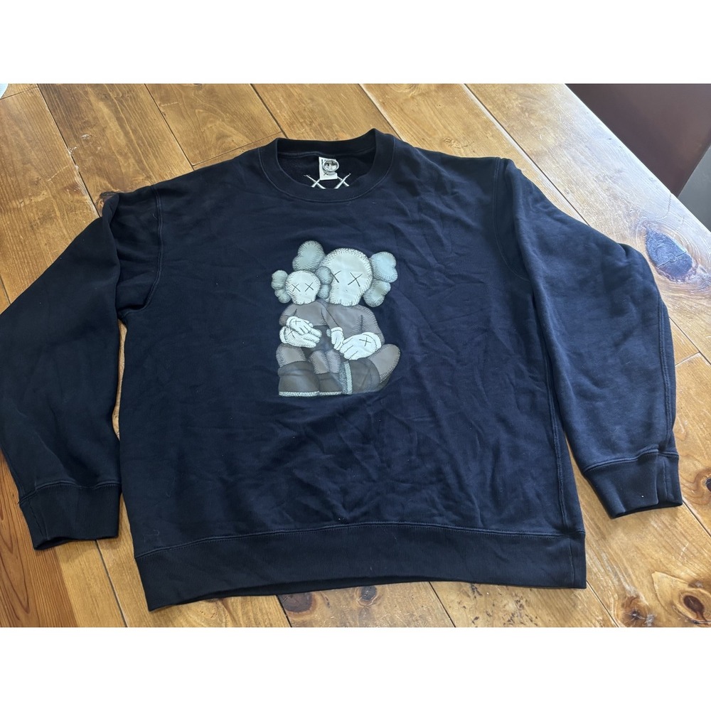 UNIQLO UT KAWS Companion Black Crewneck Sweatshirt Men's Medium Pullover